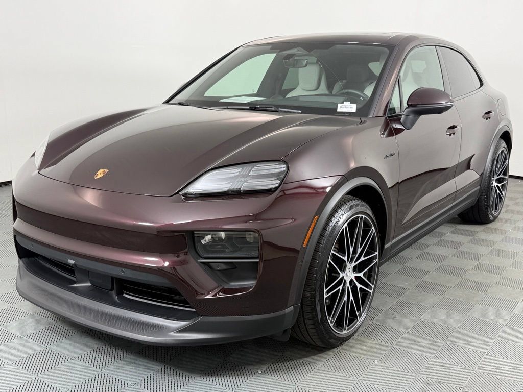 Certified 2025 Porsche Macan 4S Electric AWD/4WD image 1
