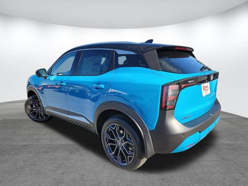 New 2025 Nissan Kicks SR w/ SR Premium Package FWD image 7