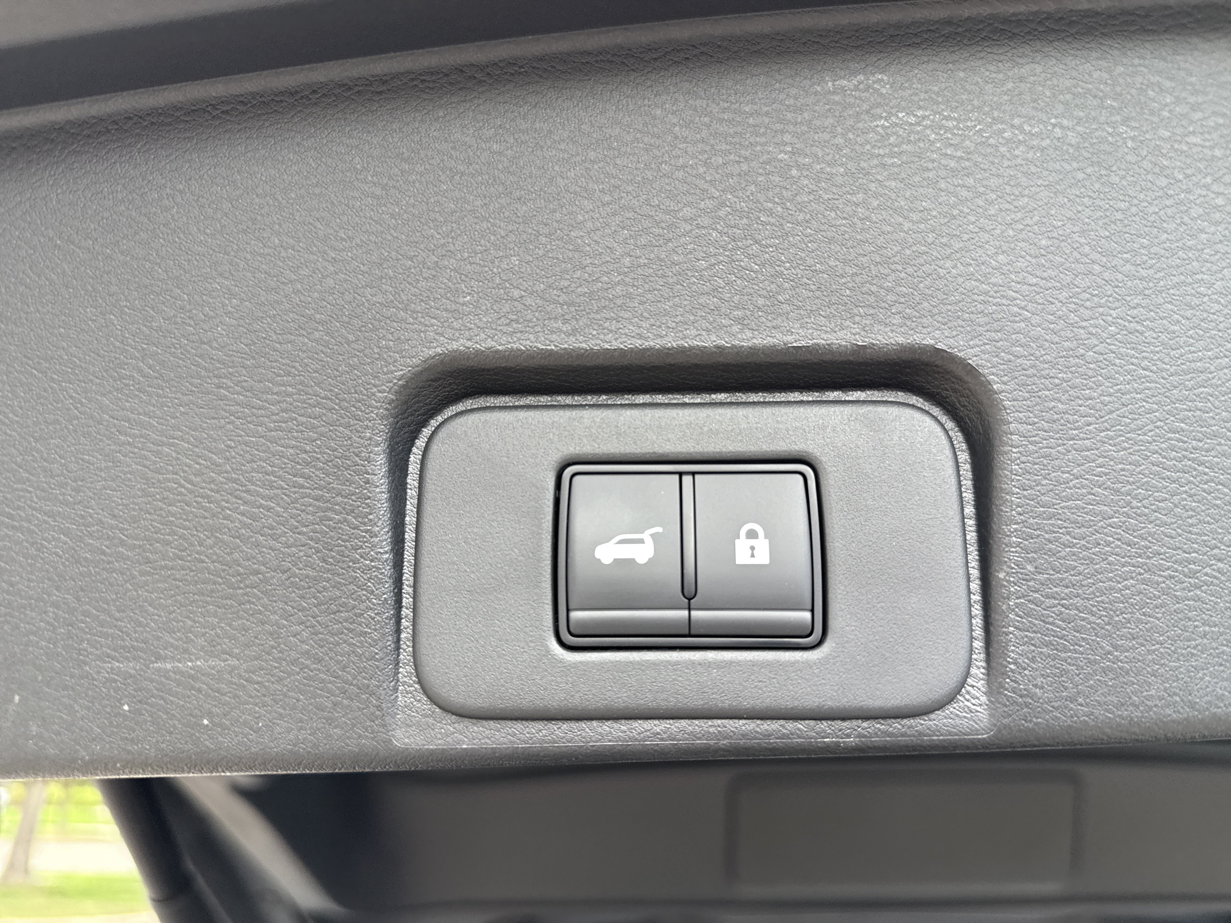 Certified 2025 Nissan Rogue SV AWD/4WD image 10