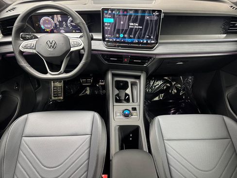 New 2026 Volkswagen Tiguan SE R-Line AWD/4WD image 12