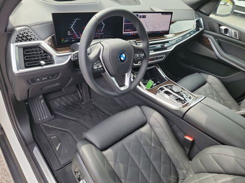 Certified 2025 BMW X5 xDrive50e w/ Premium Package image 9