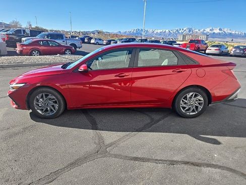 Used 2024 Hyundai Elantra SEL image 7