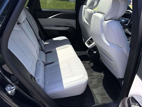 Used 2024 Cadillac Lyriq Luxury w/ LPO, Floor Liner Package AWD/4WD image 11