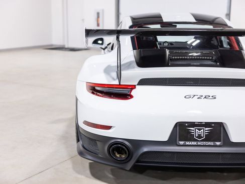 Used 2018 Porsche 911 GT2 RS image 14