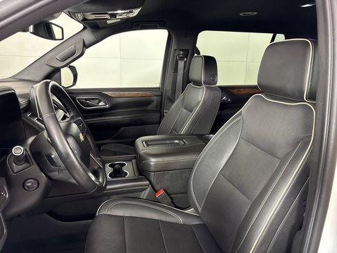 Used 2023 Chevrolet Suburban Premier image 19
