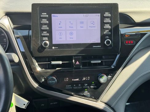 Used 2024 Toyota Camry SE image 15