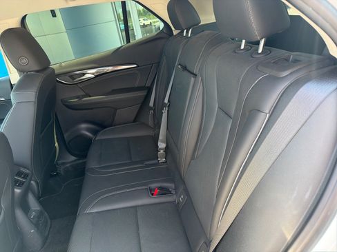 Used 2023 Buick Envision Essence AWD/4WD image 9