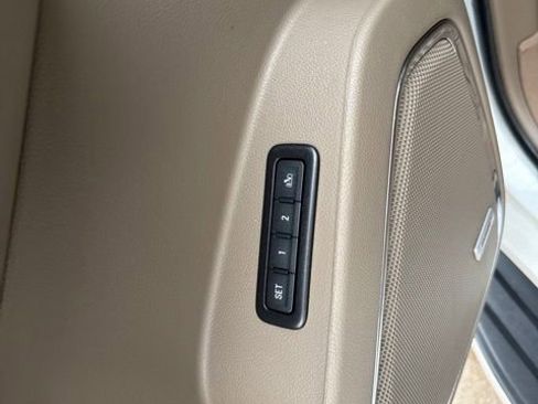 Used 2018 GMC Yukon SLT w/ Premium Edition AWD/4WD image 11