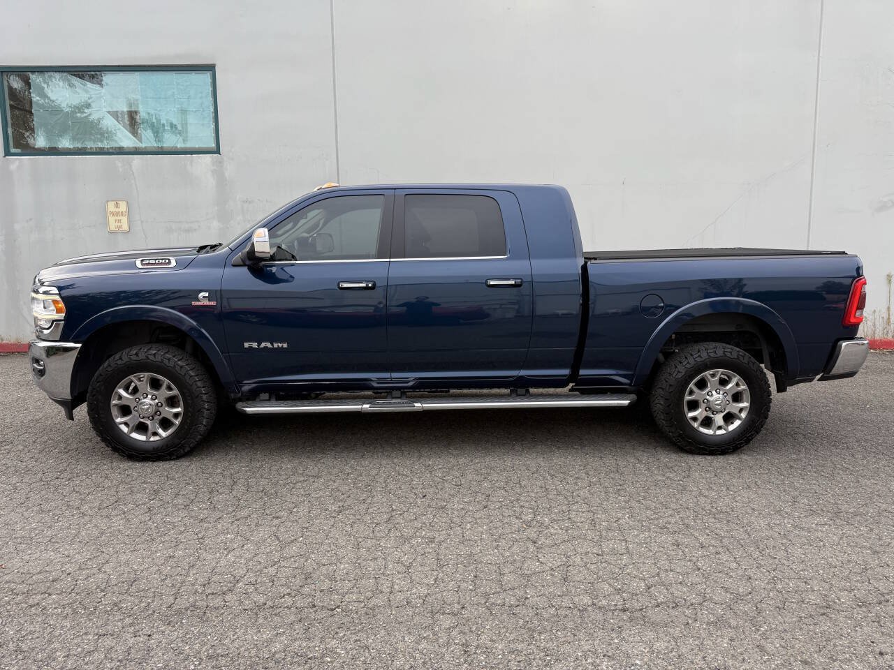 Used 2019 RAM 2500 Laramie AWD/4WD image 2
