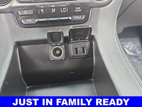 Used 2019 Chevrolet Suburban LS RWD image 24