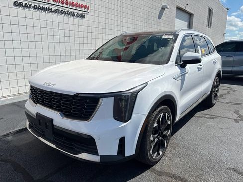 Used 2024 Kia Sorento EX w/ Panoramic Sunroof Package FWD image 1