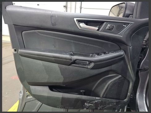 Used 2024 Ford Edge Titanium image 10