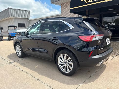 Certified 2021 Ford Escape Titanium w/ Titanium Elite Package AWD/4WD image 11