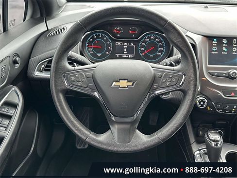 Used 2018 Chevrolet Cruze LT w/ Convenience Package image 12
