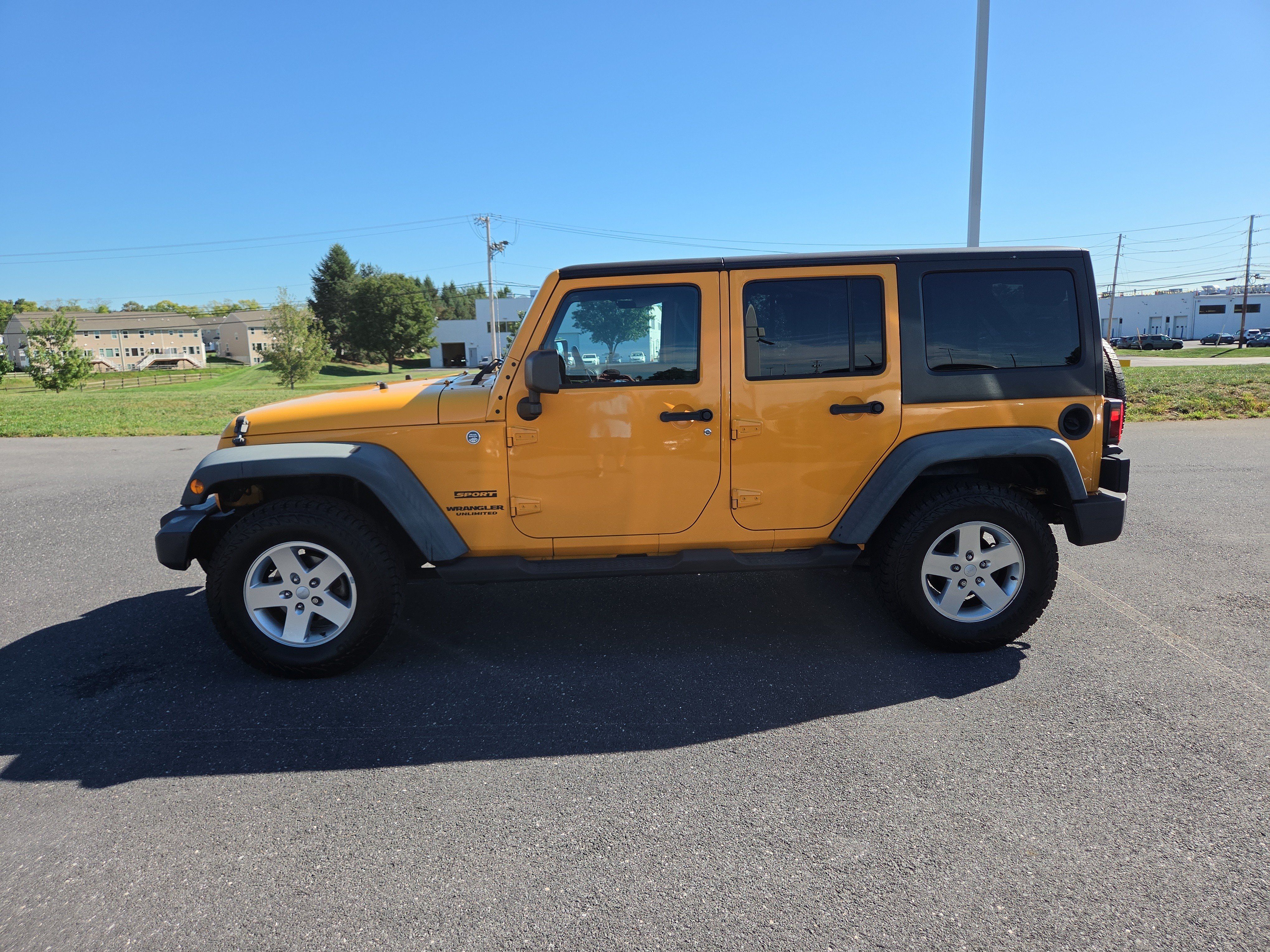 Used 2012 Jeep Wrangler Unlimited Sport AWD/4WD image 11