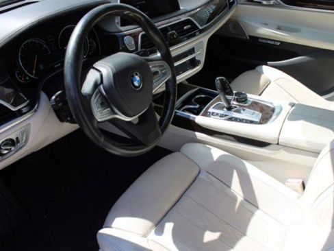 Used 2016 BMW 750i xDrive image 13