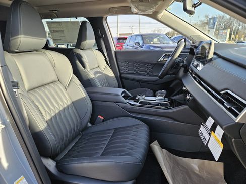 New 2026 Mitsubishi Outlander SEL image 12