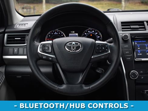 Used 2015 Toyota Camry SE image 11