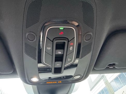 Used 2022 Audi e-tron Chronos w/ Chronos Package image 46