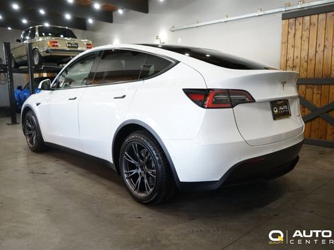 Used 2021 Tesla Model Y Long Range AWD/4WD image 5