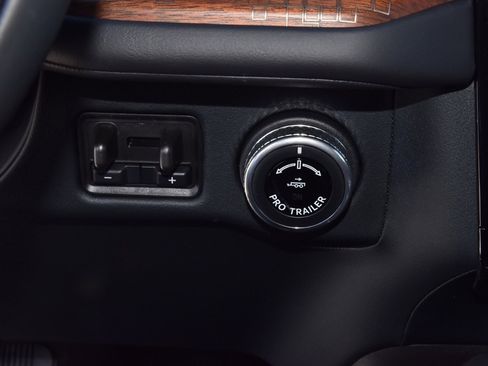 New 2025 Lincoln Navigator L Black Label image 34