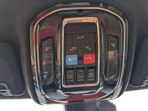 Used 2024 Jeep Grand Cherokee Summit AWD/4WD image 23