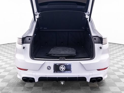 Certified 2021 Porsche Cayenne GTS w/ Premium Package Plus AWD/4WD image 35