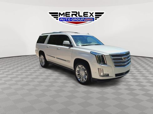 Used 2018 Cadillac Escalade ESV Platinum AWD/4WD image 2