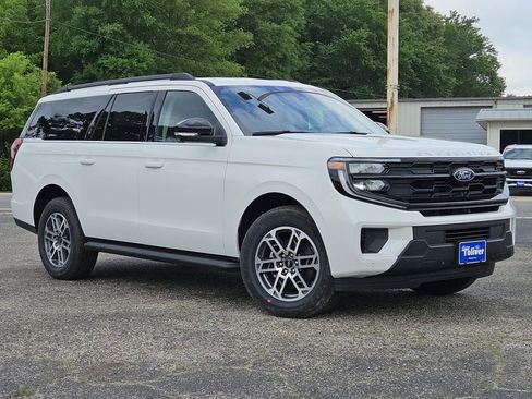 New 2026 Ford Expedition Max Active RWD image 2