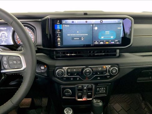 Used 2024 Jeep Wrangler Unlimited Sahara AWD/4WD image 5