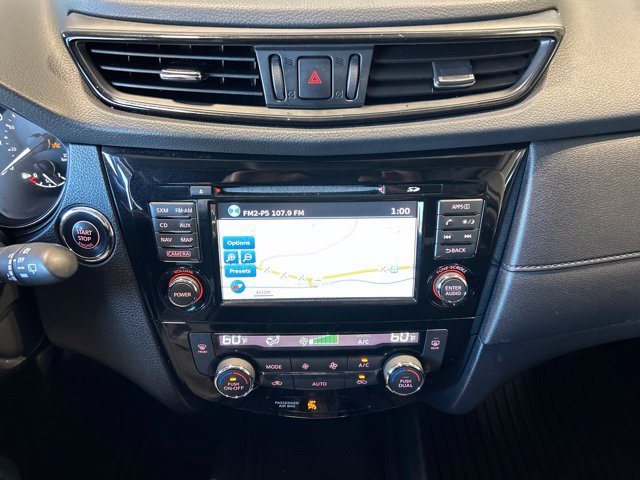 Used 2017 Nissan Rogue SV w/ SV Premium Package AWD/4WD image 6
