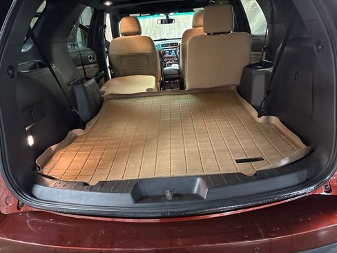 Used 2016 Ford Explorer XLT w/ Equipment Group 202A AWD/4WD image 28