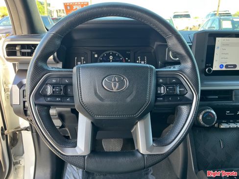 Certified 2025 Toyota 4Runner SR5 AWD/4WD image 22