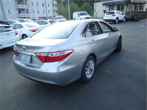 Used 2015 Toyota Camry LE FWD image 6