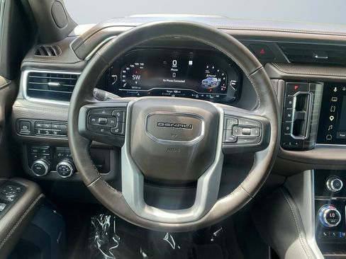 Used 2023 GMC Yukon Denali AWD/4WD image 13
