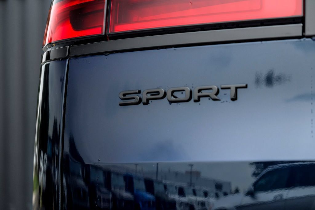 New 2026 Land Rover Range Rover Sport Dynamic SE AWD/4WD image 8