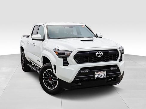 Used 2025 Toyota Tacoma TRD Sport RWD image 2