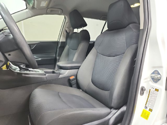 Used 2023 Toyota RAV4 LE AWD/4WD image 18