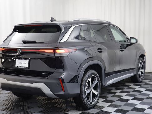 New 2026 Volkswagen Tiguan SE image 16