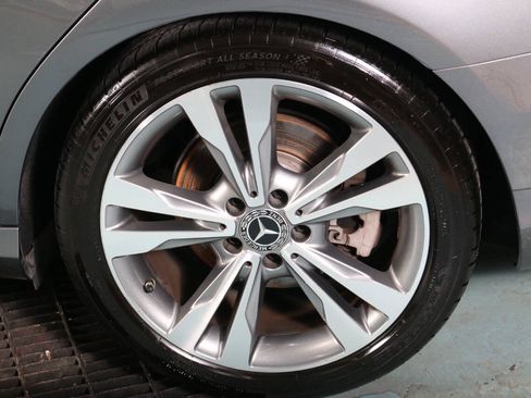 Used 2018 Mercedes-Benz C 300 Sedan image 19