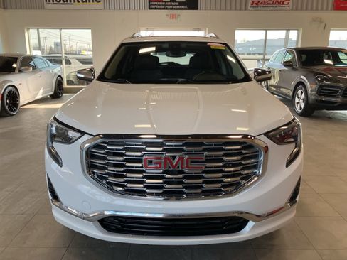 Used 2019 GMC Terrain Denali w/ Driver Alert Package II image 2