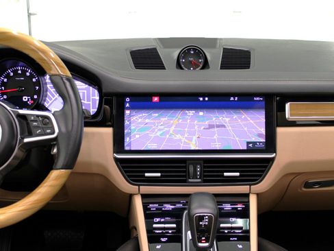 Used 2019 Porsche Cayenne image 55