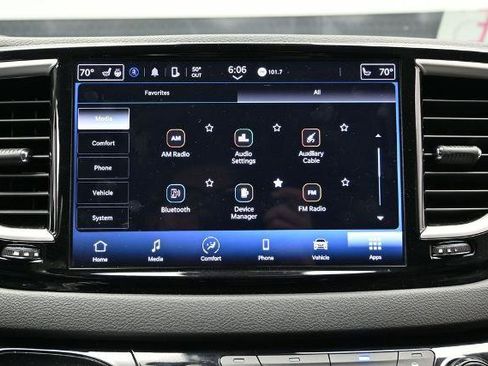 Used 2023 Chrysler Pacifica Touring-L FWD image 40