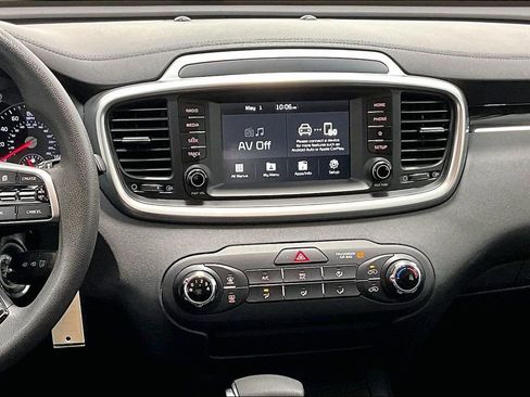 Used 2019 Kia Sorento L FWD image 8