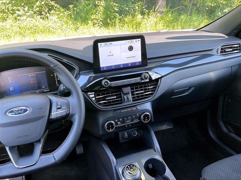 Used 2025 Ford Escape ST-Line AWD/4WD image 18
