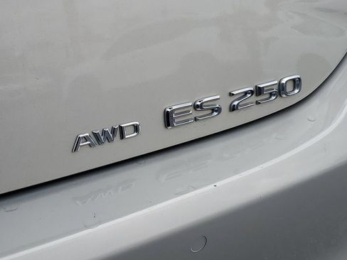Used 2021 Lexus ES 250 w/ Premium Package image 31