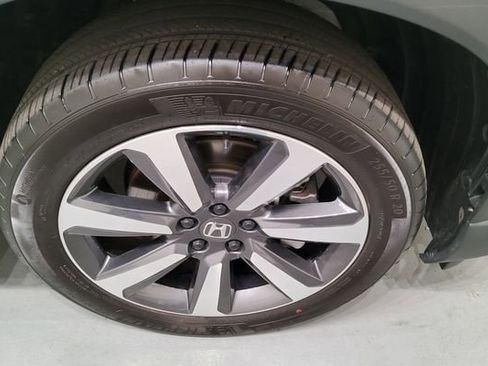 Used 2025 Honda Pilot Touring image 41