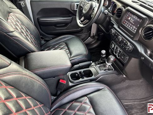 Used 2019 Jeep Wrangler Unlimited Sport S AWD/4WD image 19