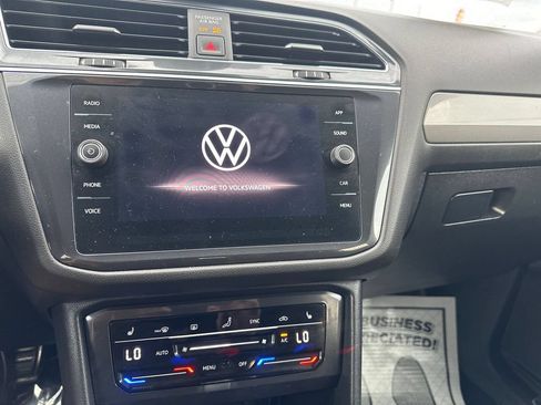 Used 2022 Volkswagen Tiguan SE R-Line AWD/4WD image 29