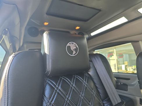 Used 2021 Chevrolet Express 2500 LS w/ Enhanced Convenience Package image 21